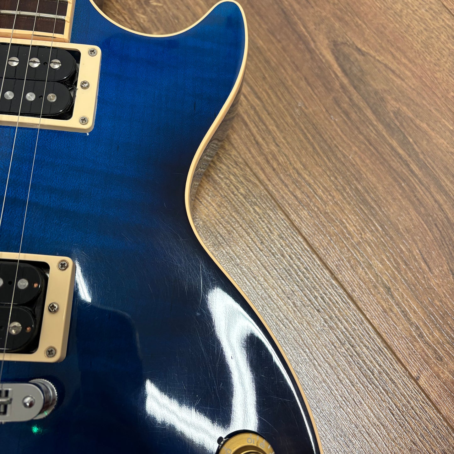 Pre-Owned Gibson Les Paul Classic Plus - Manhattan Midnight - 2011