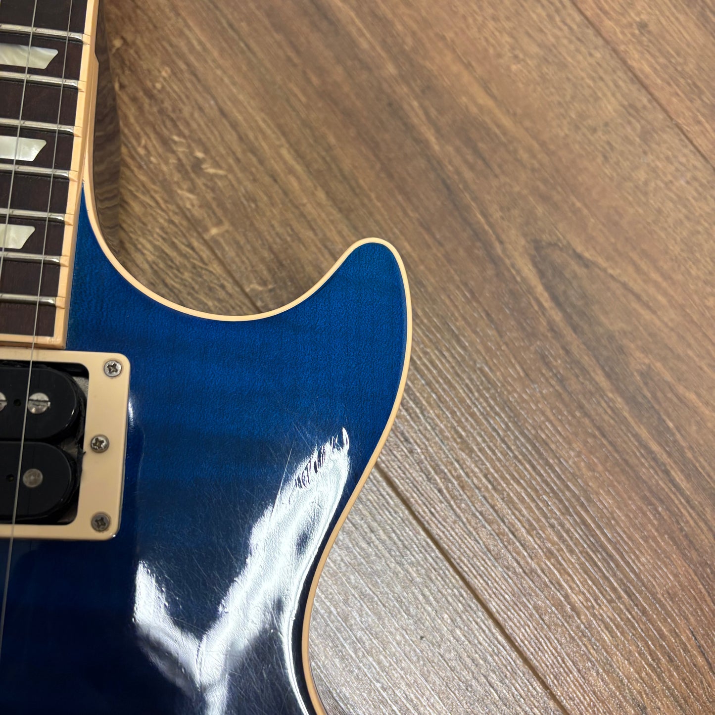 Pre-Owned Gibson Les Paul Classic Plus - Manhattan Midnight - 2011
