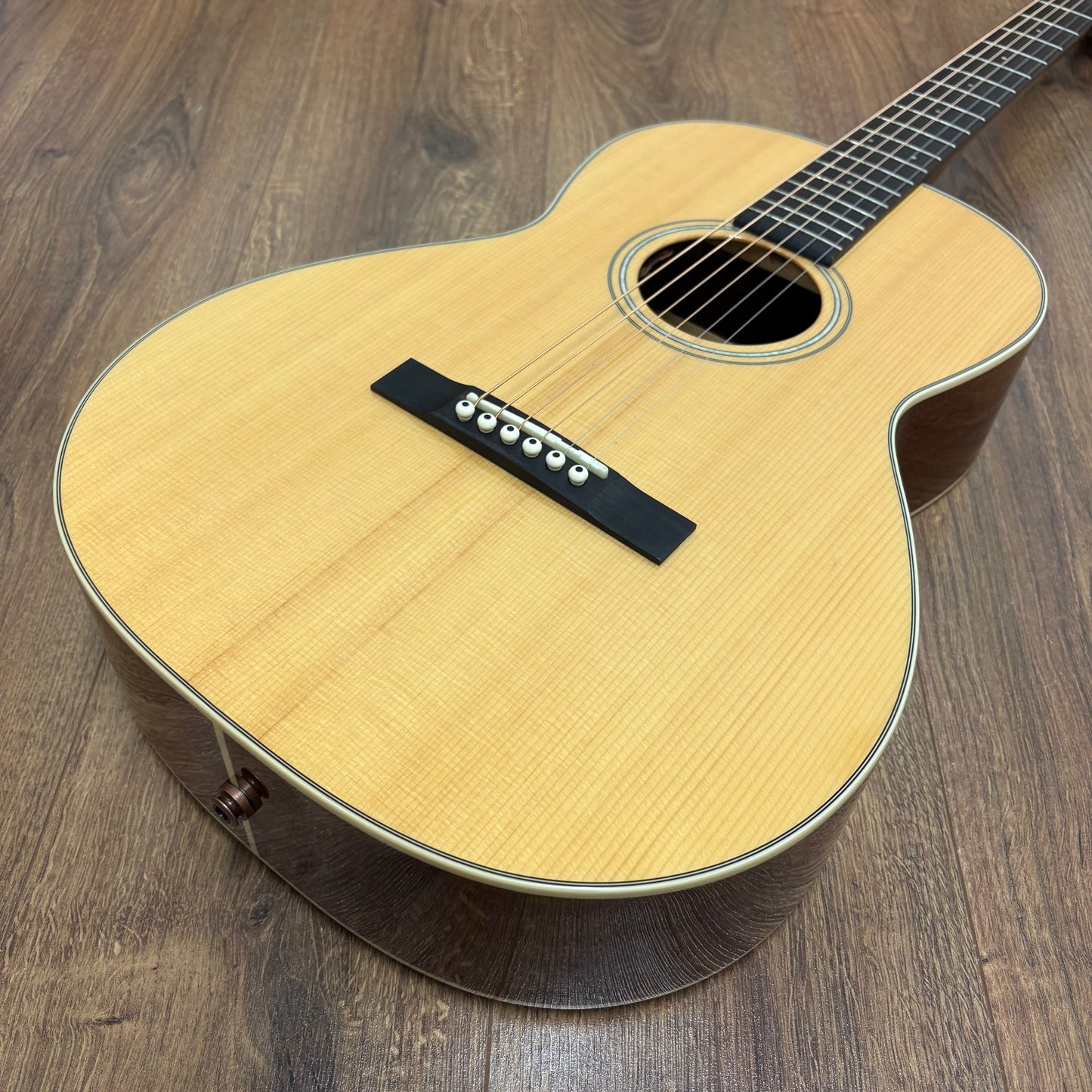 Pre-Owned Guild Memoir P240 w/ LR Baggs Pickup Electro-Acoustic - Natural