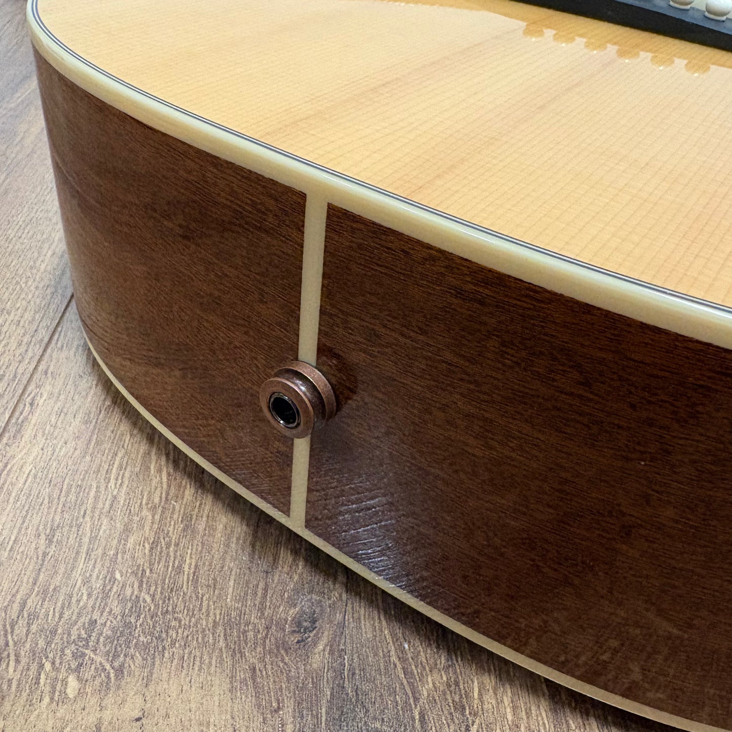 Pre-Owned Guild Memoir P240 w/ LR Baggs Pickup Electro-Acoustic - Natural