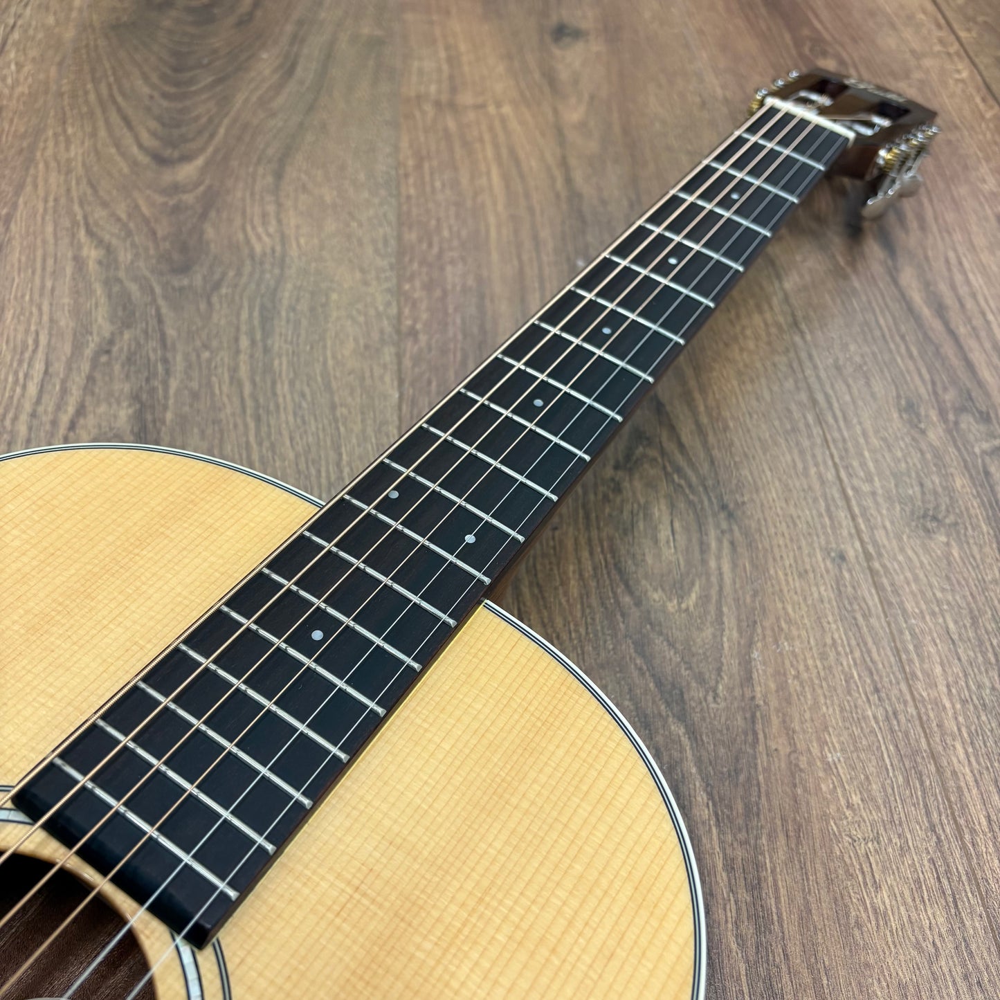 Pre-Owned Guild Memoir P240 w/ LR Baggs Pickup Electro-Acoustic - Natural
