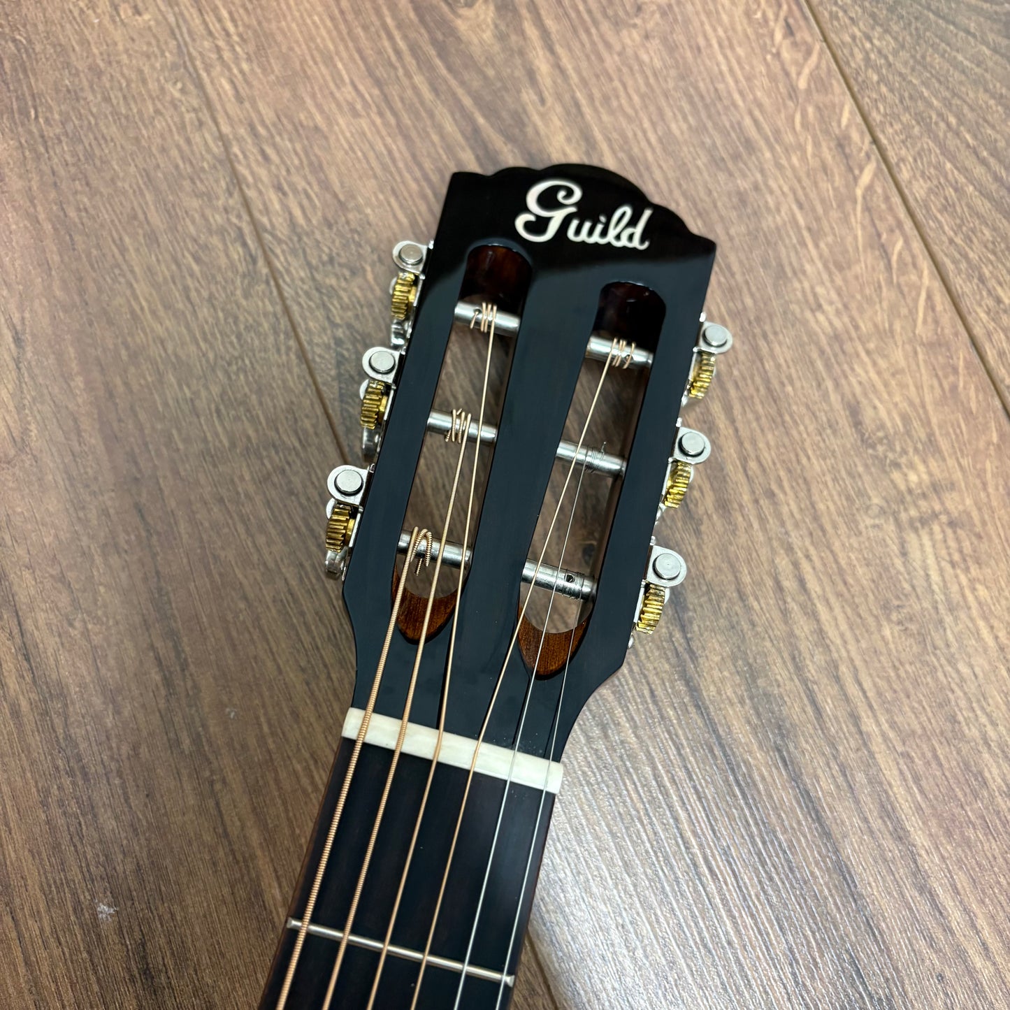 Pre-Owned Guild Memoir P240 w/ LR Baggs Pickup Electro-Acoustic - Natural