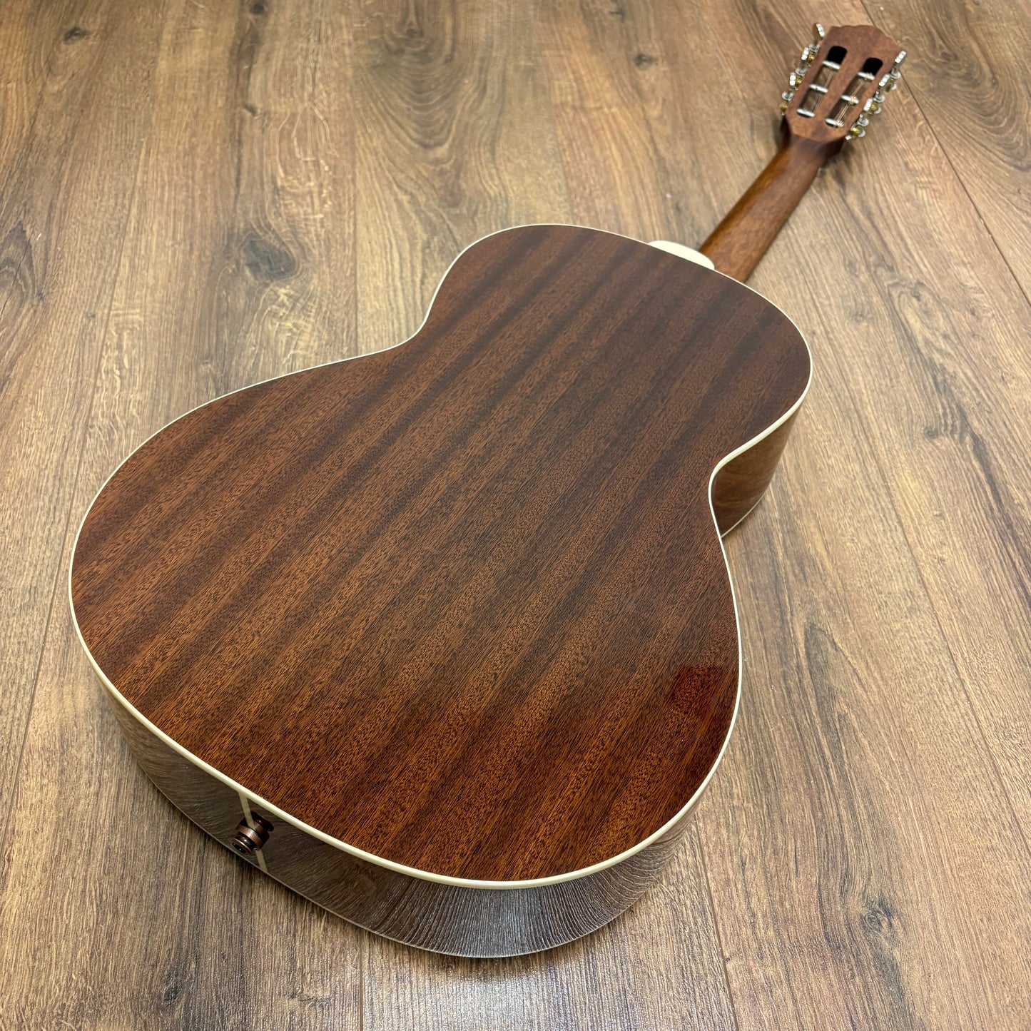 Pre-Owned Guild Memoir P240 w/ LR Baggs Pickup Electro-Acoustic - Natural