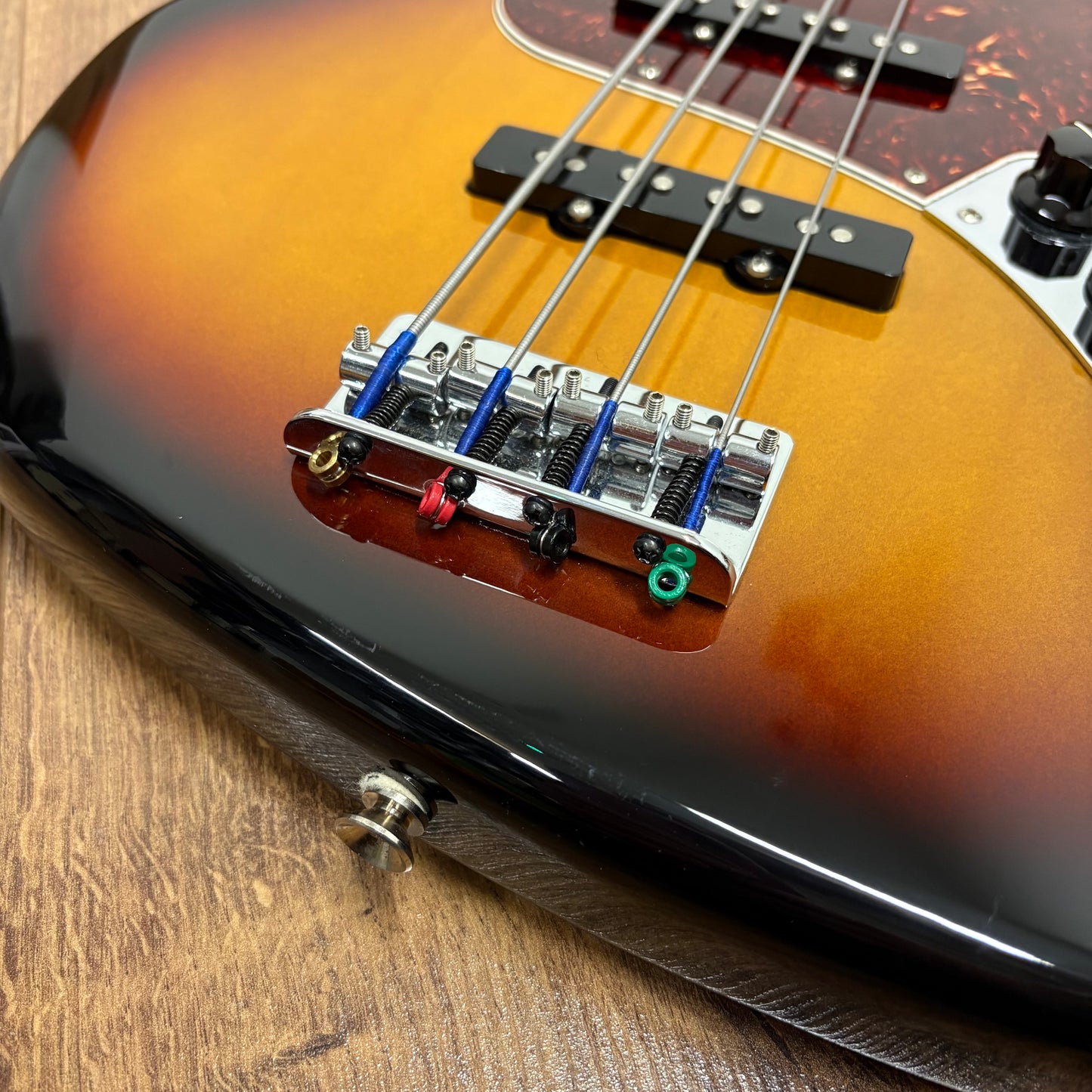 Pre-Owned Fender Standard Fretless Jazz Bass - Sunburst