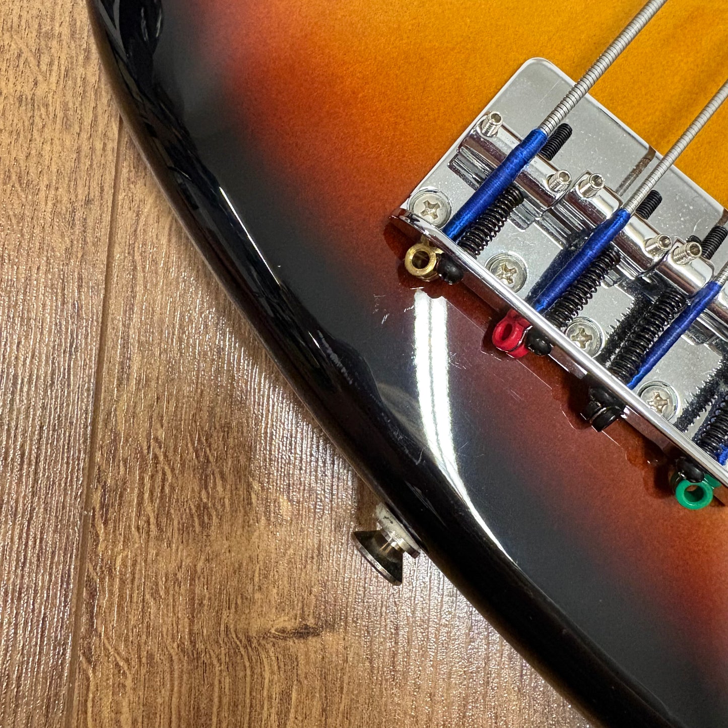 Pre-Owned Fender Standard Fretless Jazz Bass - Sunburst