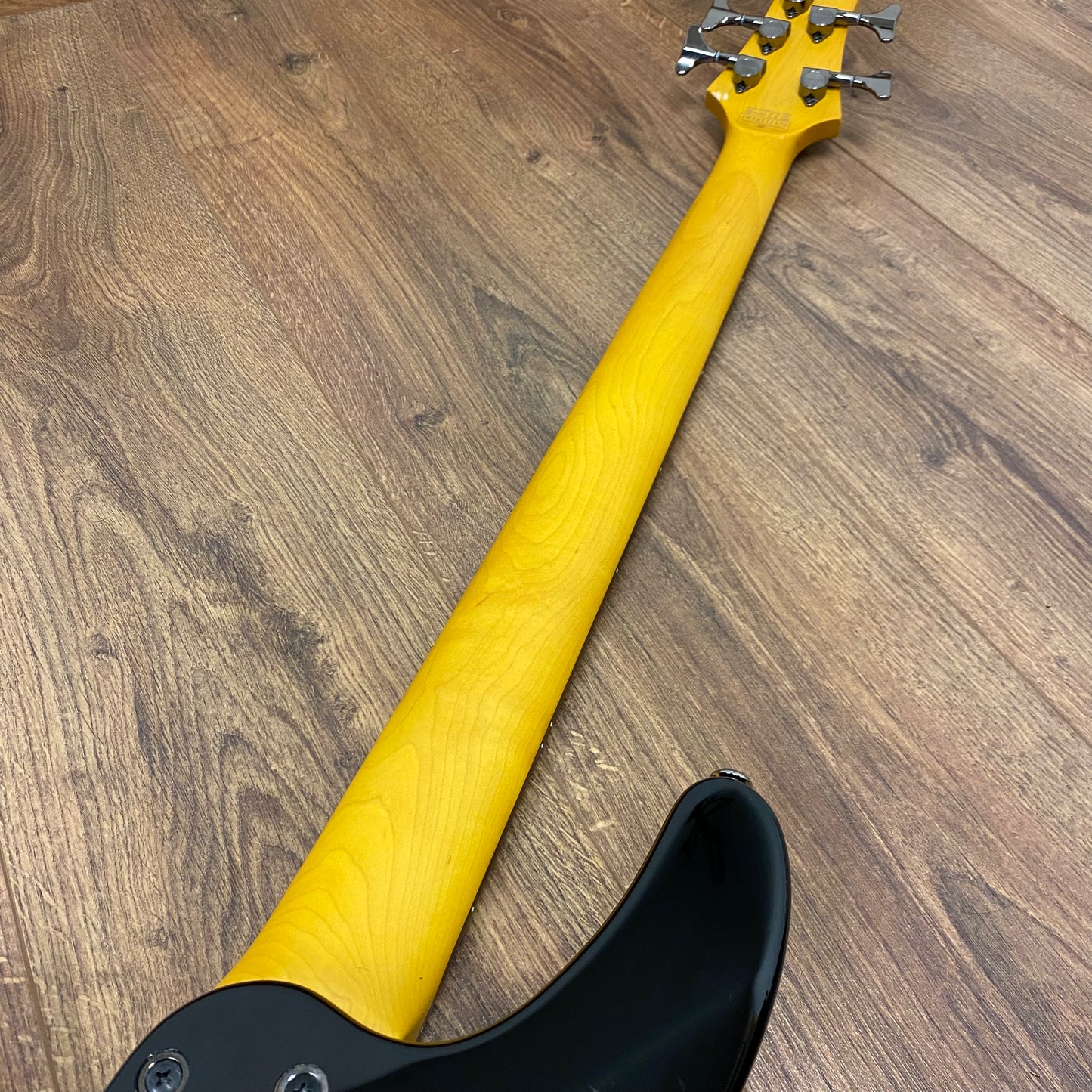 Pre-Owned Schecter Omen 5 Bass - Black