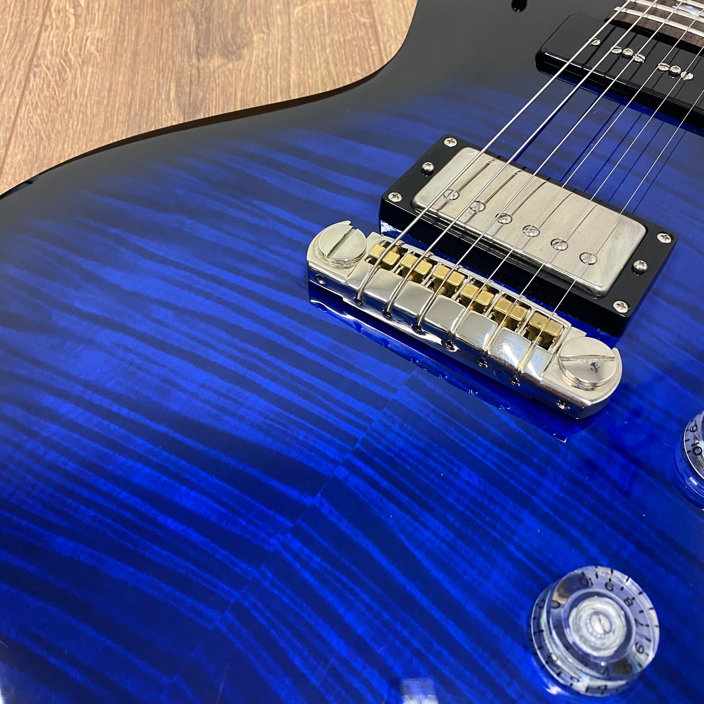 Pre-Owned PRS SE Chris Robertson - Limited Edition - Kentucky Blue Burst