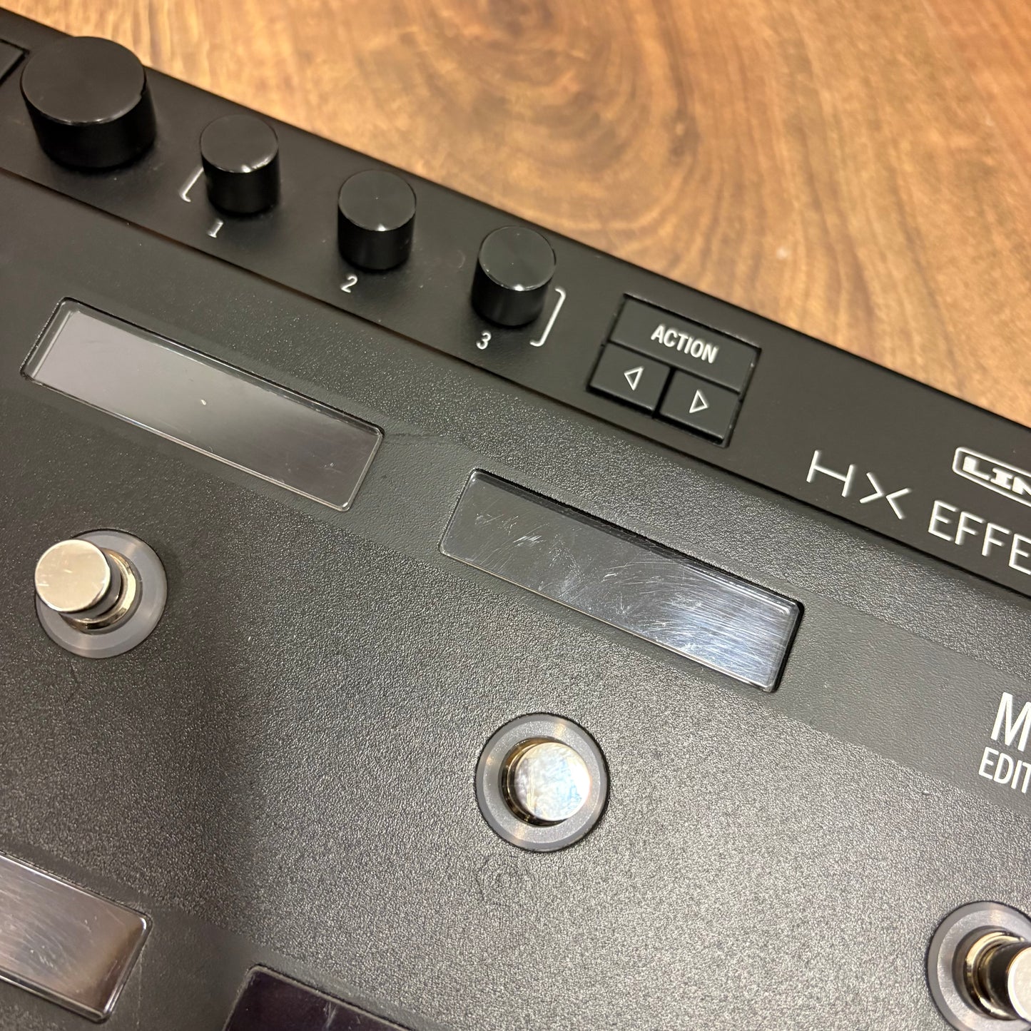 Pre-Owned Line 6 Helix HX Effects w/ Protection Racket Case
