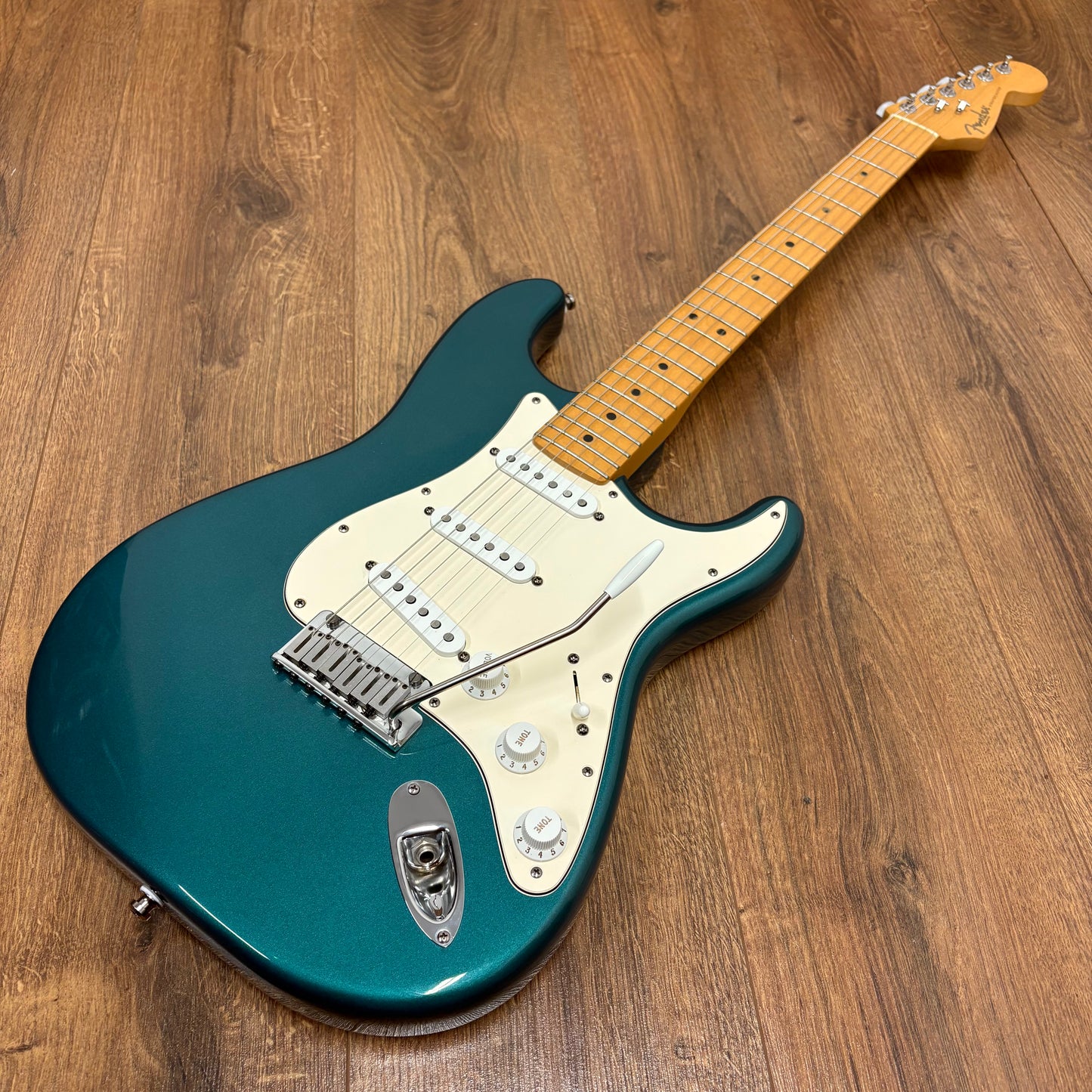 Pre-Owned Fender American Standard Stratocaster - Aqua Marine Metallic - 2000