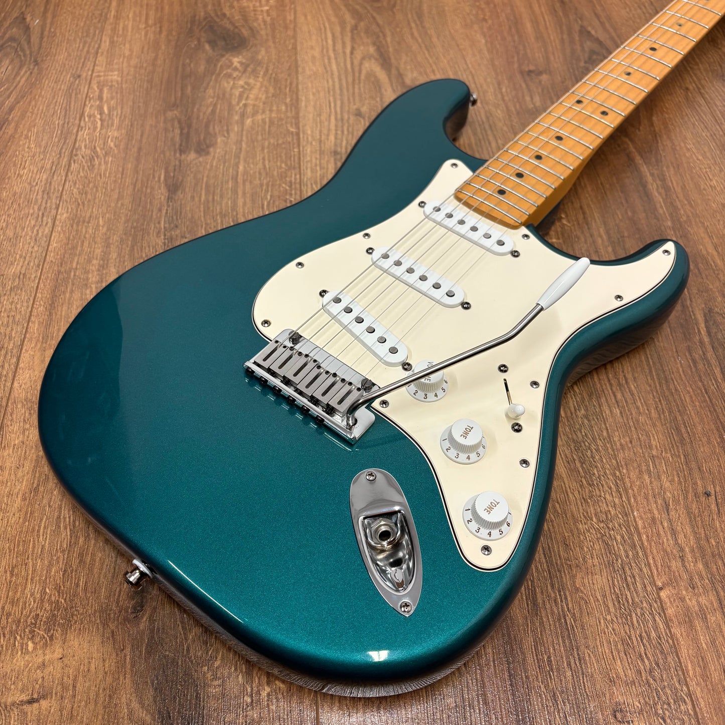 Pre-Owned Fender American Standard Stratocaster - Aqua Marine Metallic - 2000