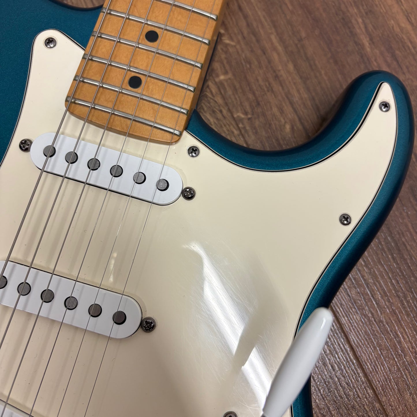 Pre-Owned Fender American Standard Stratocaster - Aqua Marine Metallic - 2000