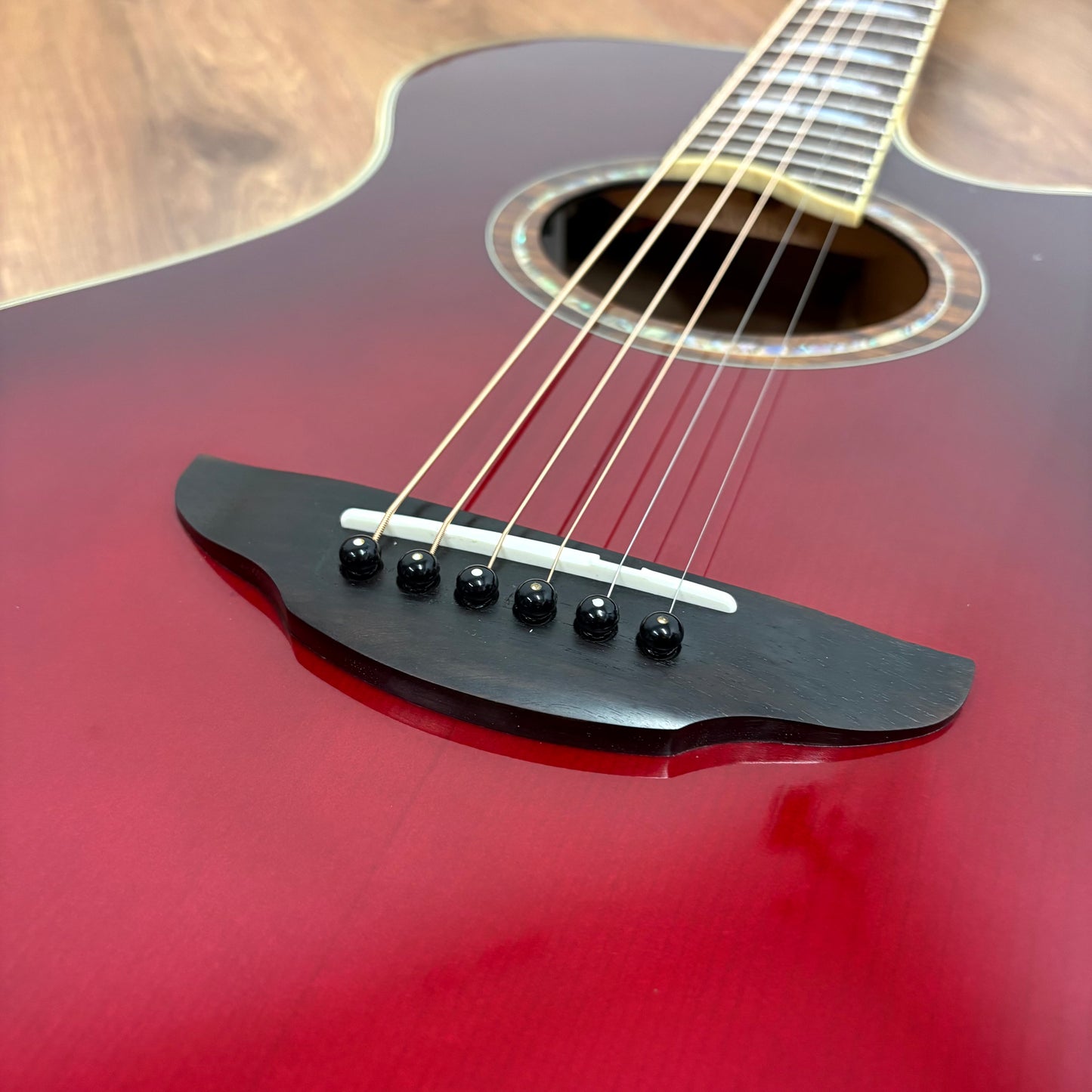 Pre-Owned Yamaha APX1000 Electro-Acoustic w/ Gator Hard Case - Crimson Red Burst