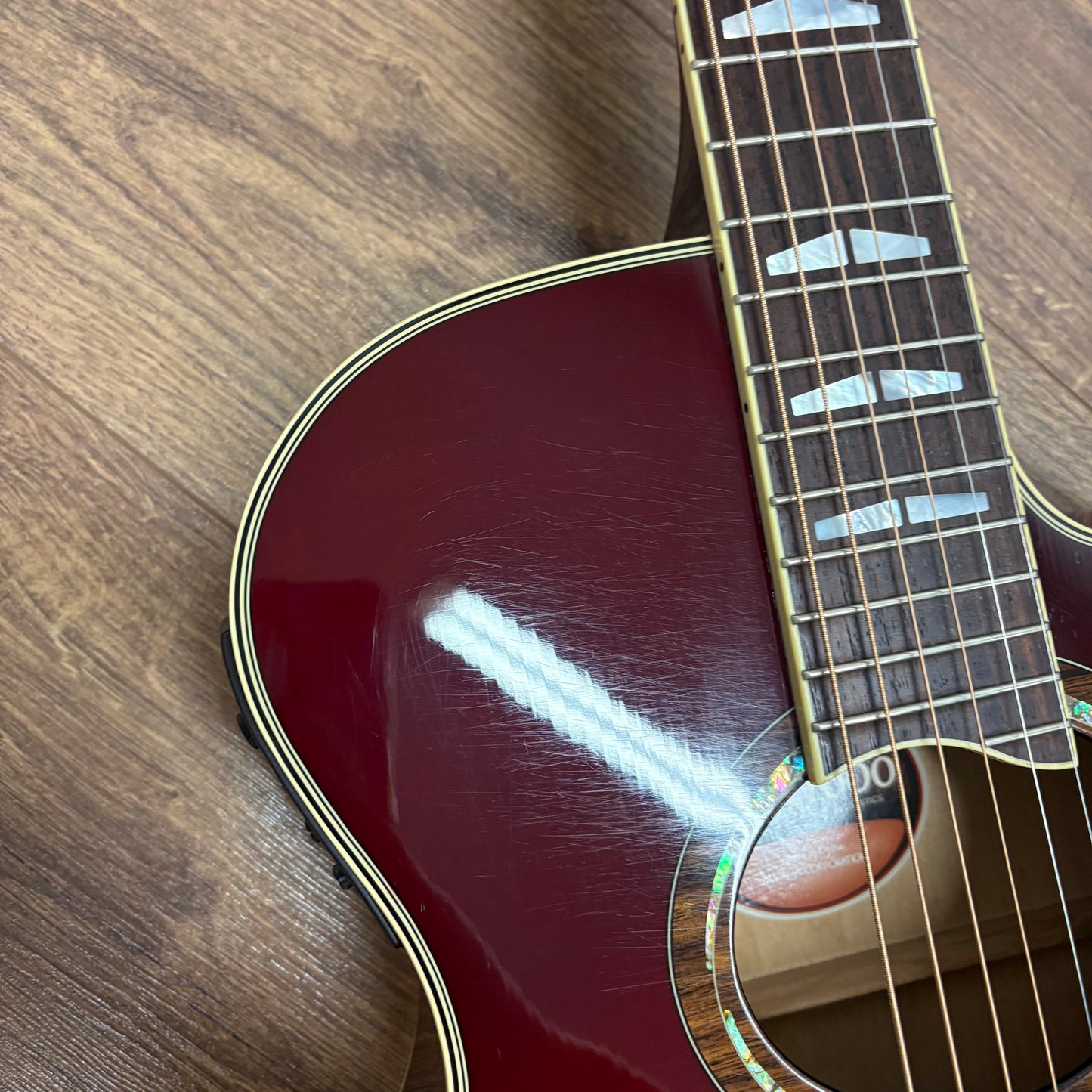 Pre-Owned Yamaha APX1000 Electro-Acoustic w/ Gator Hard Case - Crimson Red Burst