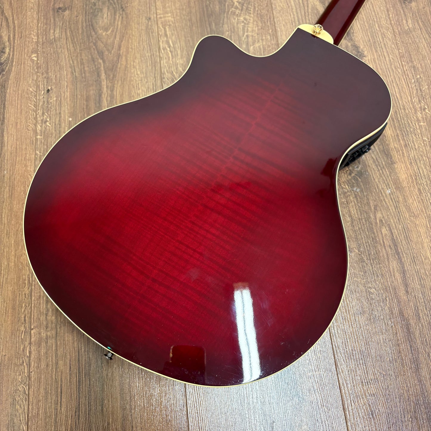 Pre-Owned Yamaha APX1000 Electro-Acoustic w/ Gator Hard Case - Crimson Red Burst
