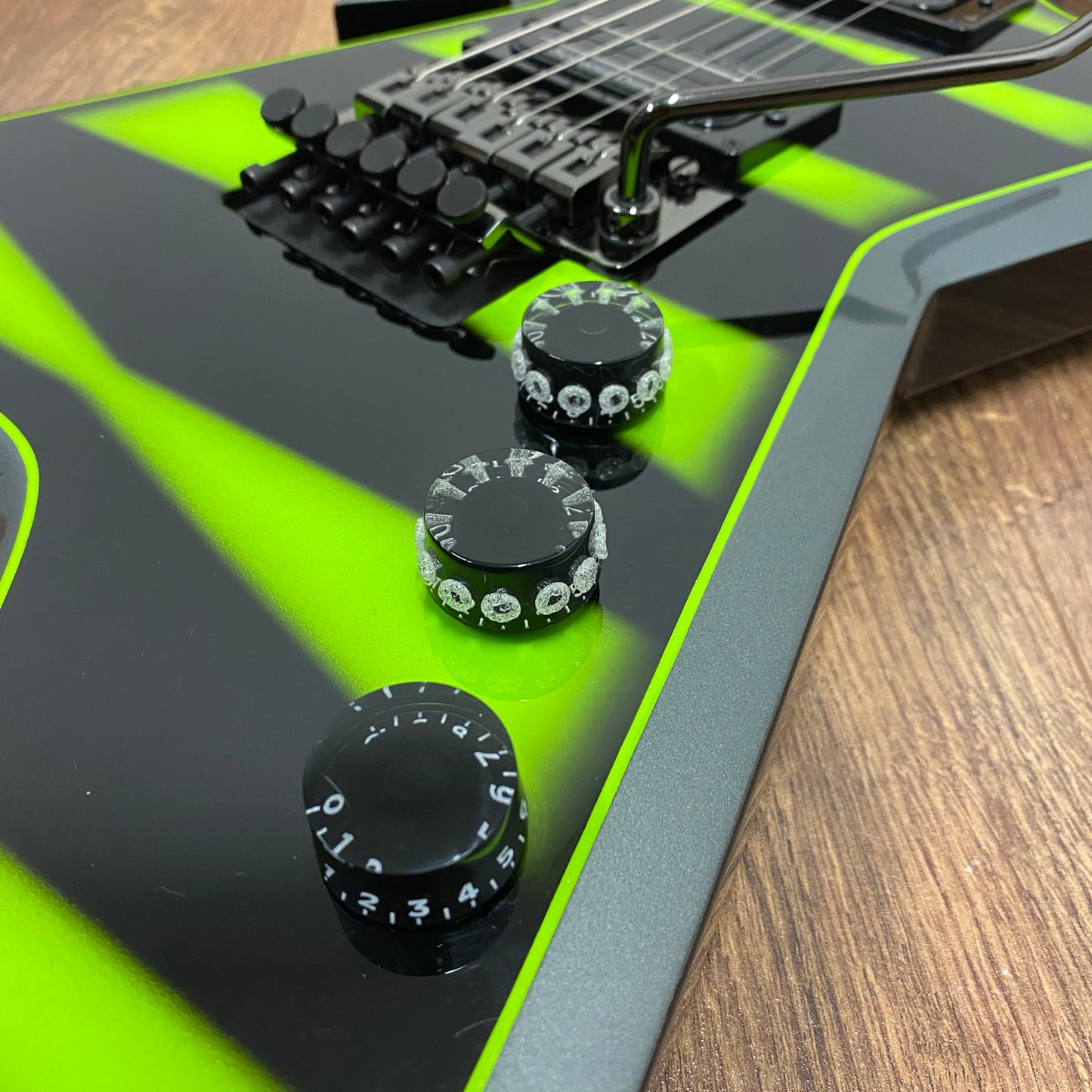 Pre-Owned Dean Dime Razorback - Bumblebee Slime