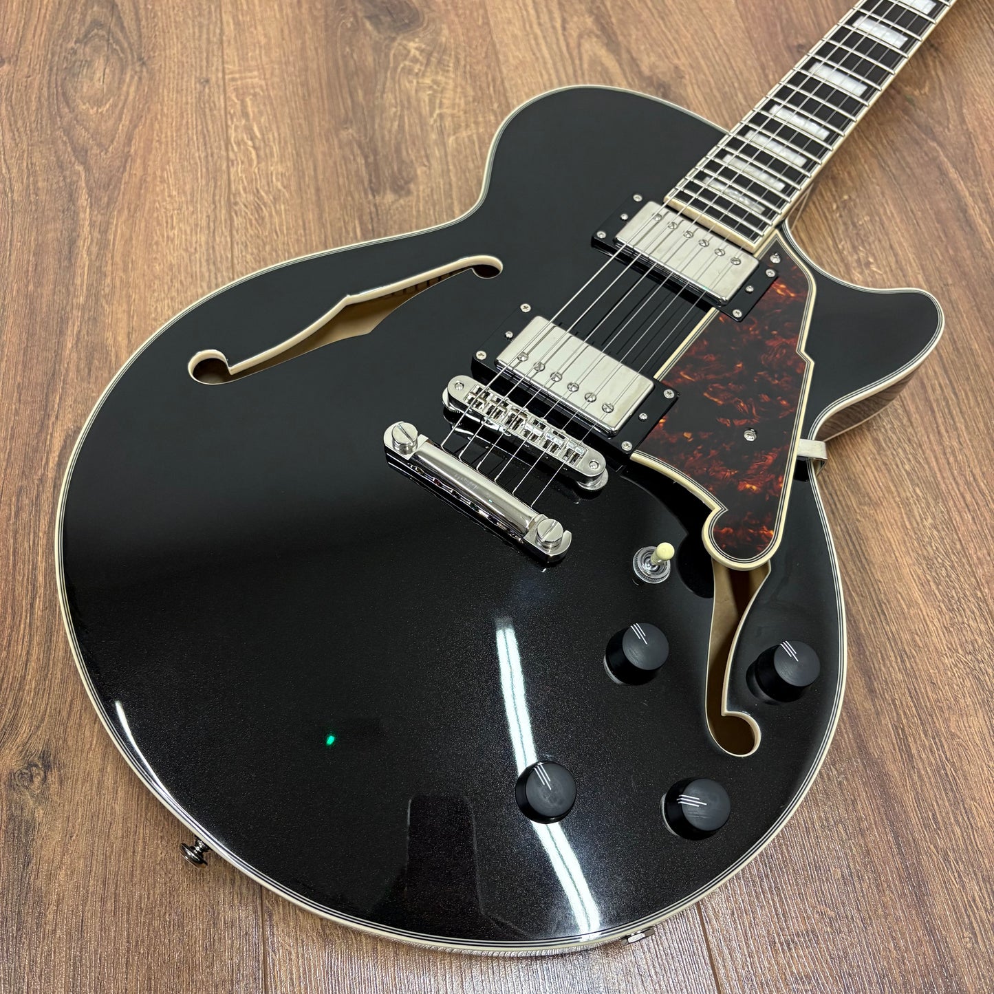 Pre-Owned D'Angelico Premier SS Single Cutaway - Black Flake