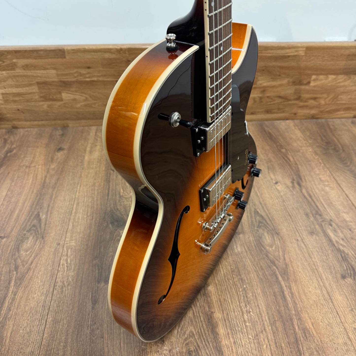 Pre-Owned Guild Starfire I SC - Antique Burst