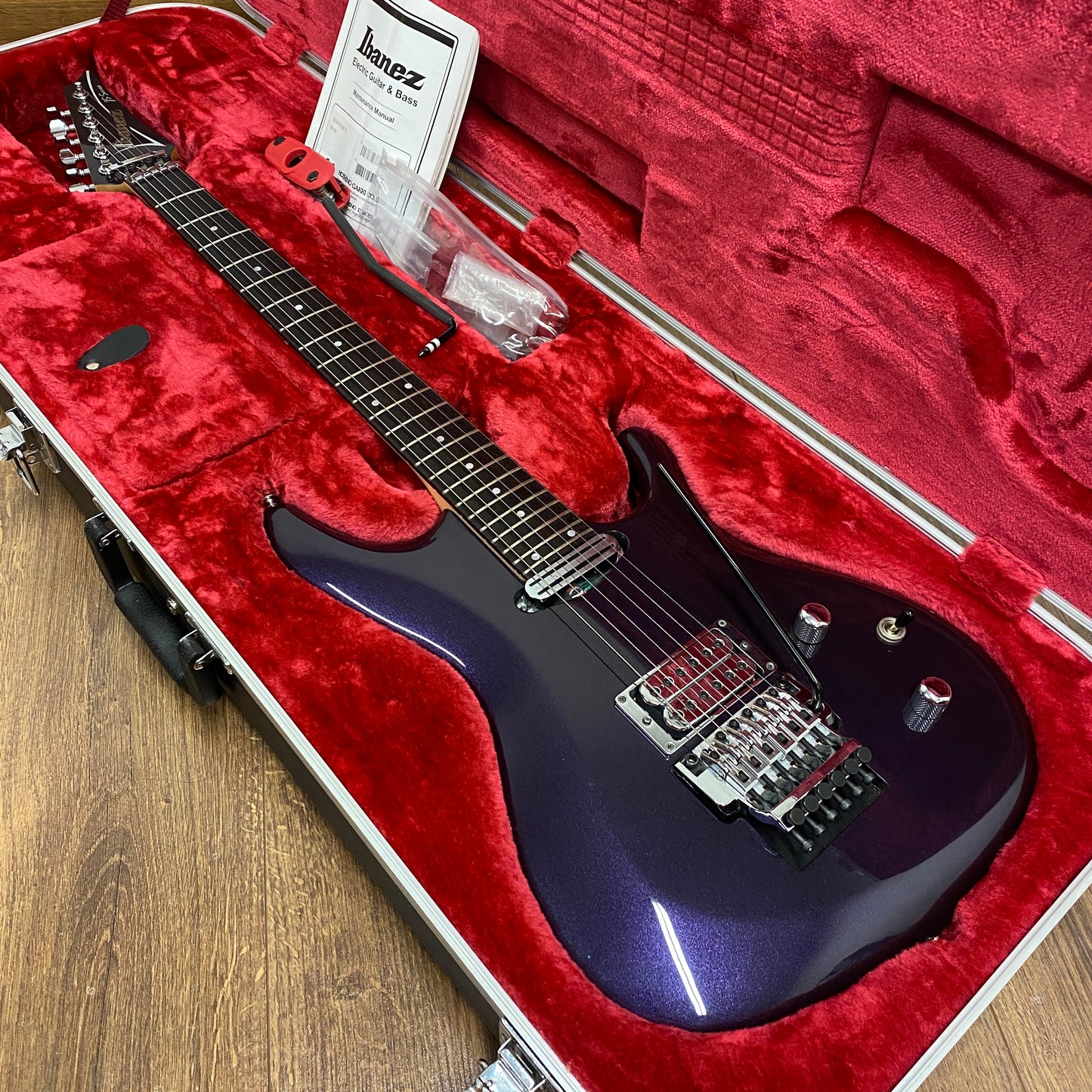 Pre-Owned Ibanez JS2450 Joe Satriani Signature - Muscle Car Purple