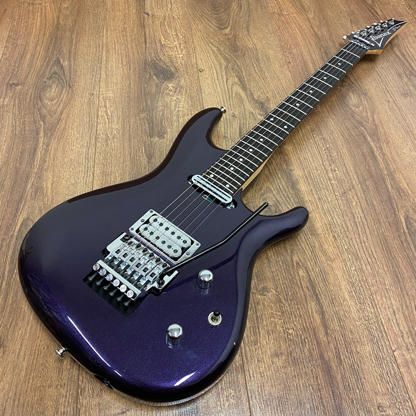 Pre-Owned Ibanez JS2450 Joe Satriani Signature - Muscle Car Purple