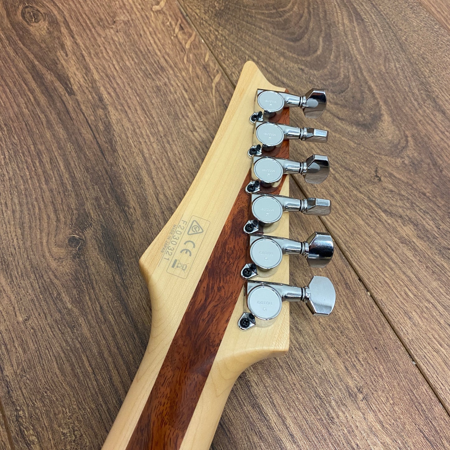 Pre-Owned Ibanez JS2450 Joe Satriani Signature - Muscle Car Purple