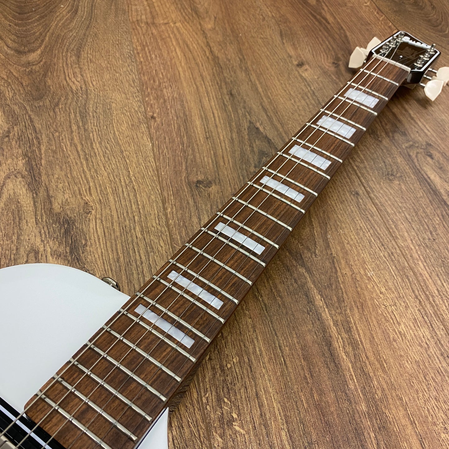 Pre-Owned Supro David Bowie 1224DBHT 1961 Dual Tone - White