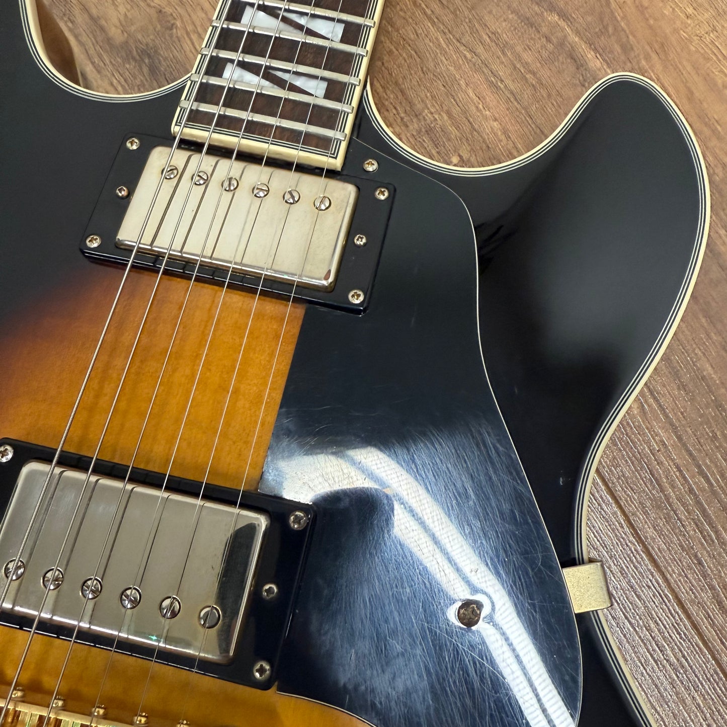 Pre-Owned Washburn HB-35 - Tobacco Sunburst