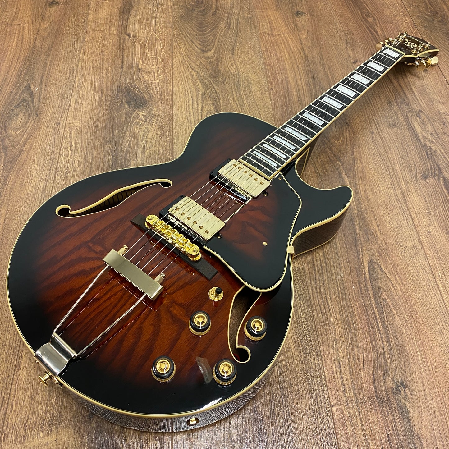 Pre-Owned Ibanez AG95QA Artcore Expressionist - Dark Brown Sunburst