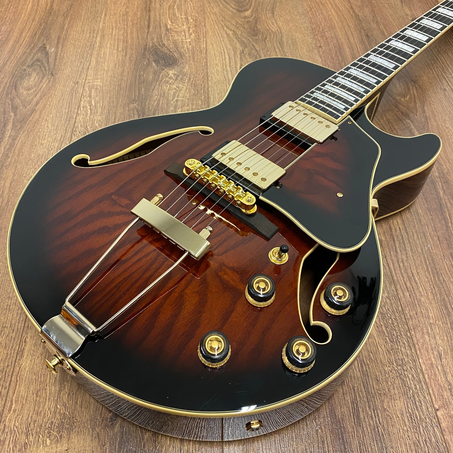 Pre-Owned Ibanez AG95QA Artcore Expressionist - Dark Brown Sunburst