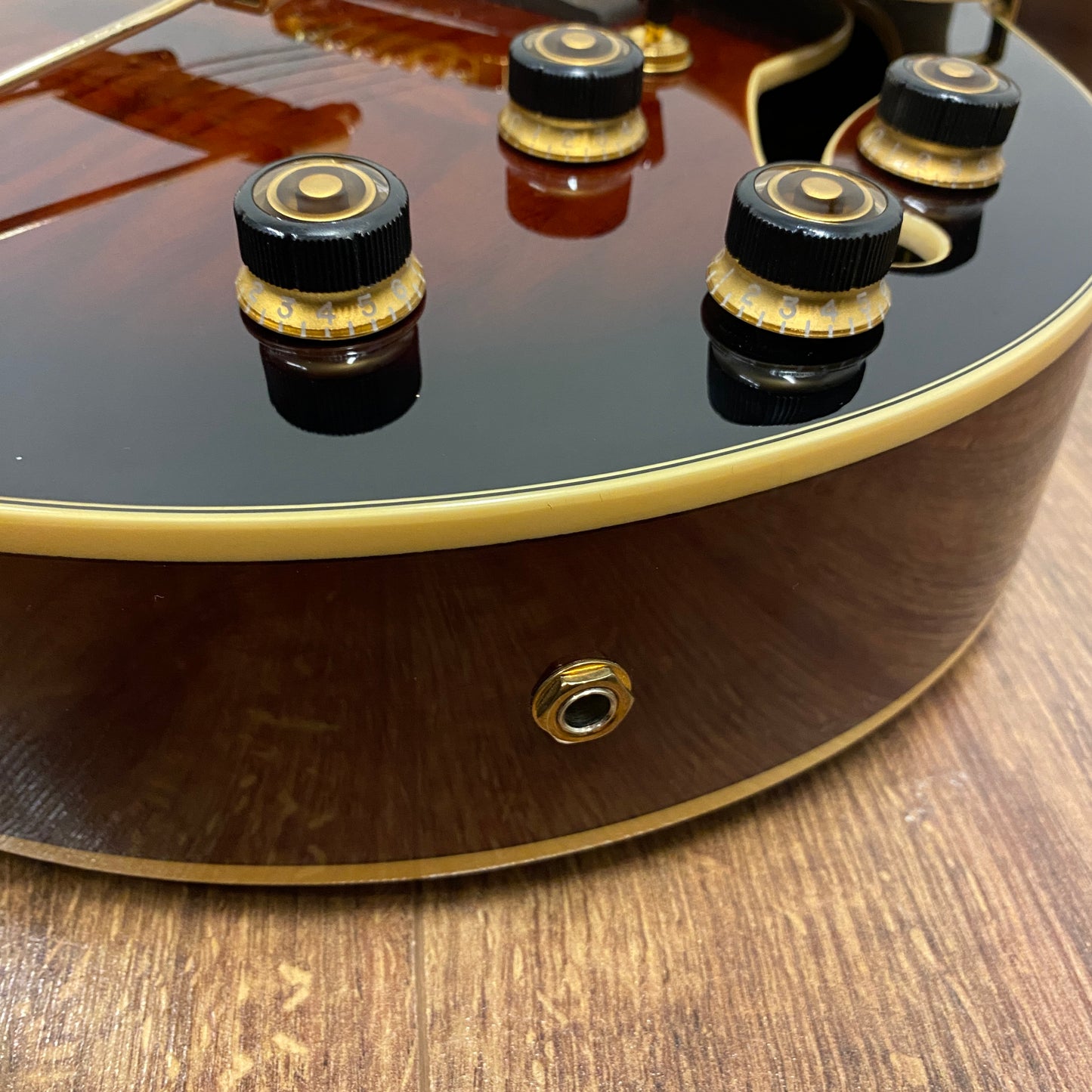 Pre-Owned Ibanez AG95QA Artcore Expressionist - Dark Brown Sunburst