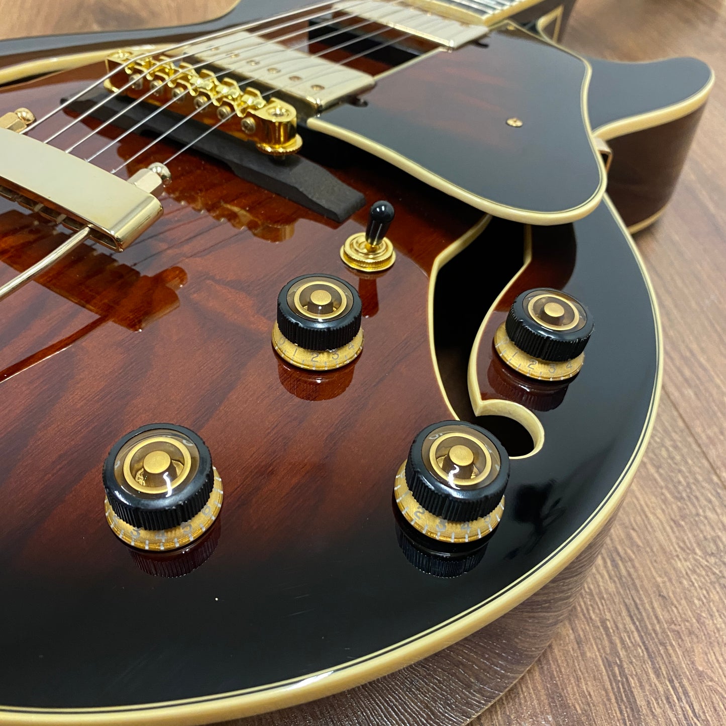 Pre-Owned Ibanez AG95QA Artcore Expressionist - Dark Brown Sunburst