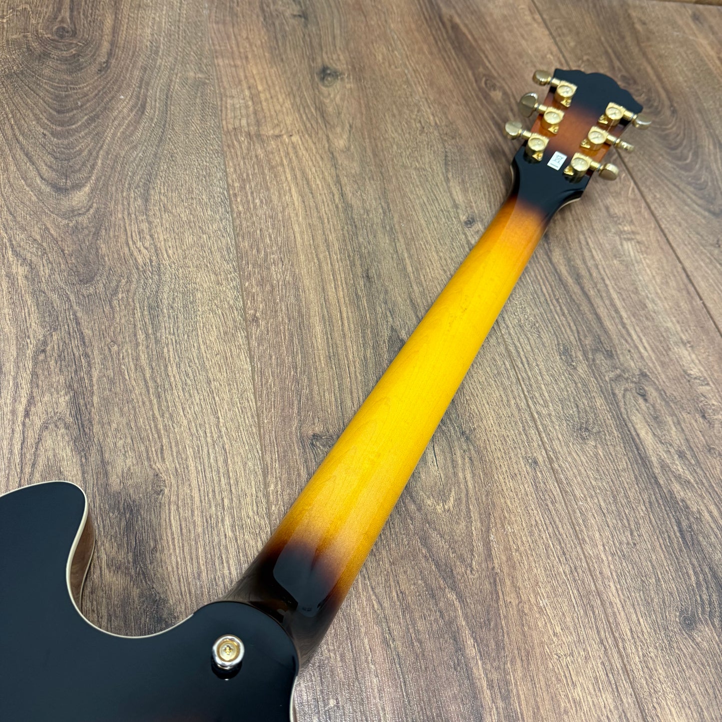 Pre-Owned Washburn HB-35 - Tobacco Sunburst