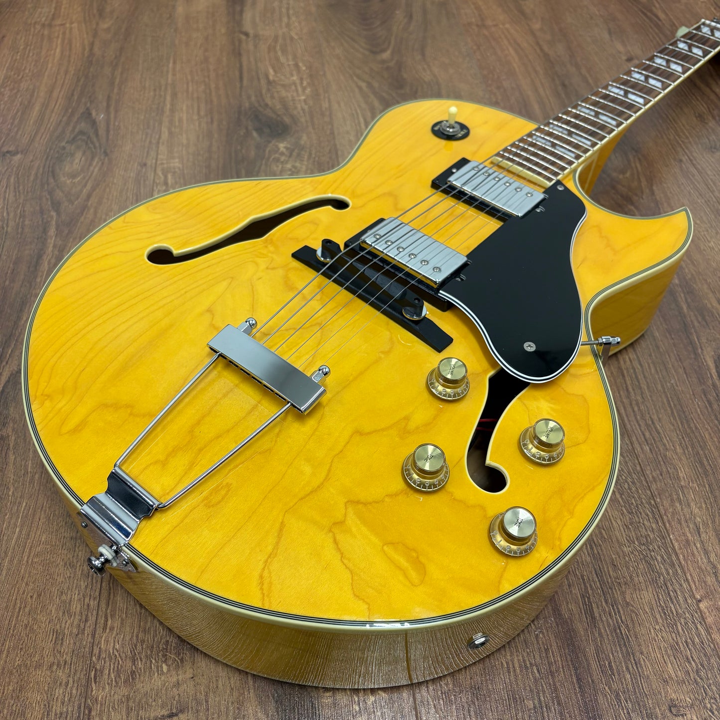 Pre-Owned Tokai FA-70 Hollowbody - Natural