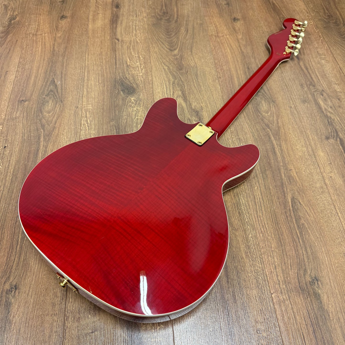 Pre-Owned Hagstrom '67 Viking II - Wild Cherry Transparent