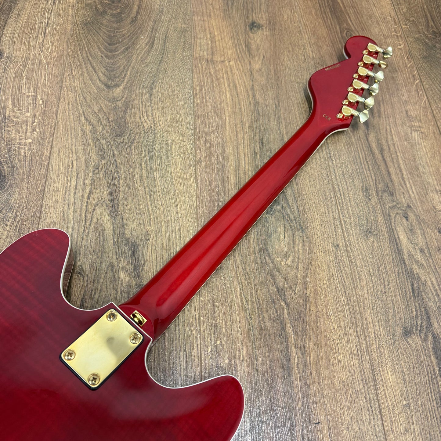 Pre-Owned Hagstrom '67 Viking II - Wild Cherry Transparent