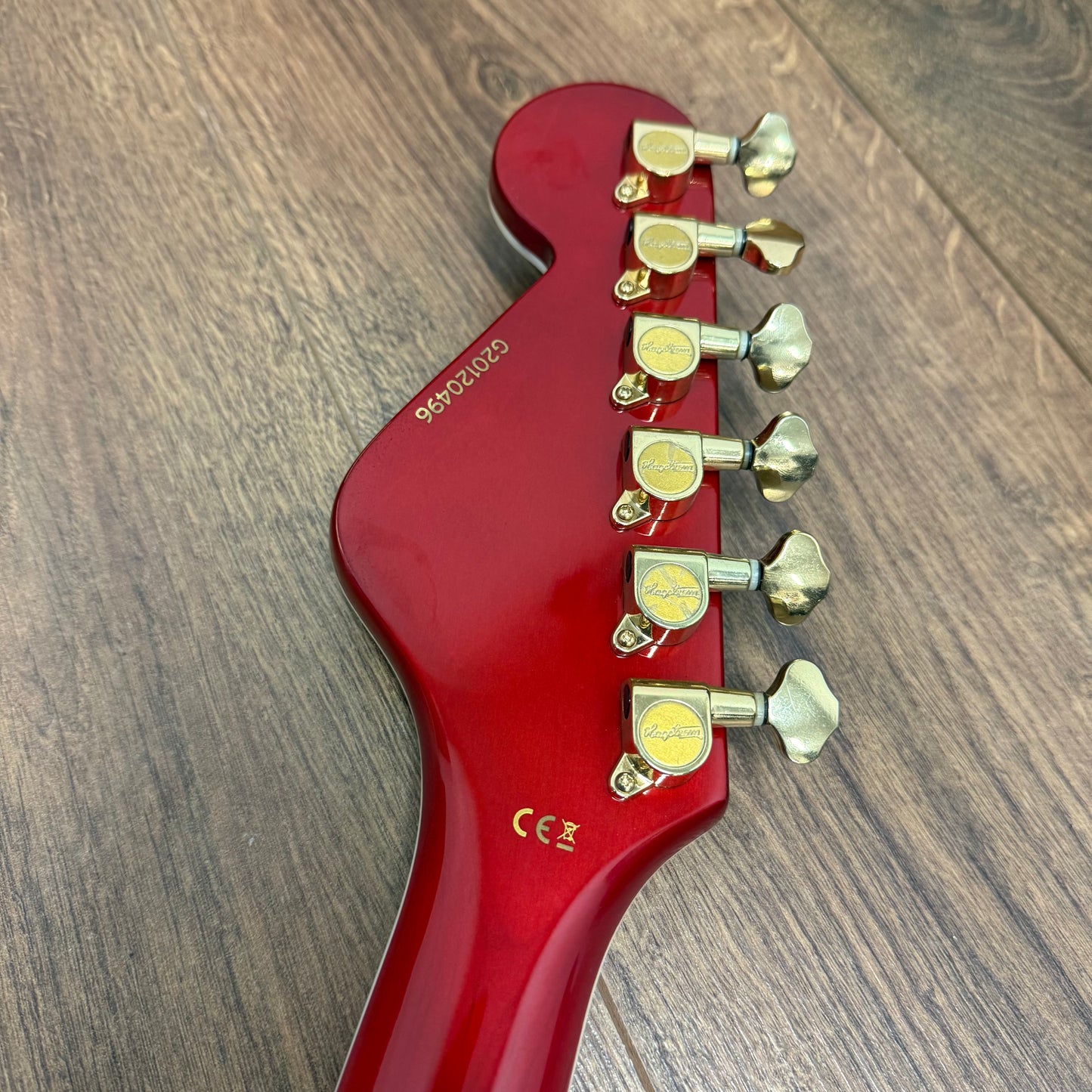 Pre-Owned Hagstrom '67 Viking II - Wild Cherry Transparent