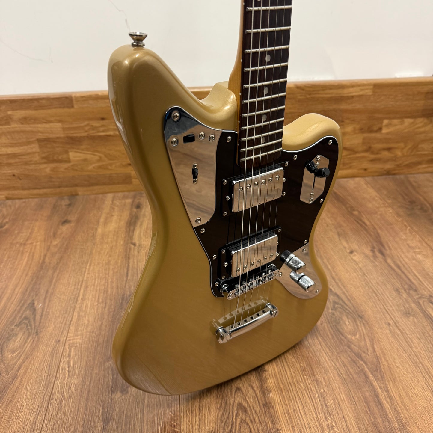 Pre-Owned Squier Contemporary Jaguar HH - Shoreline Gold