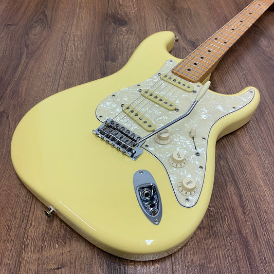 Pre-Owned Fender Deluxe Roadhouse Stratocaster - 2014 - Vintage White