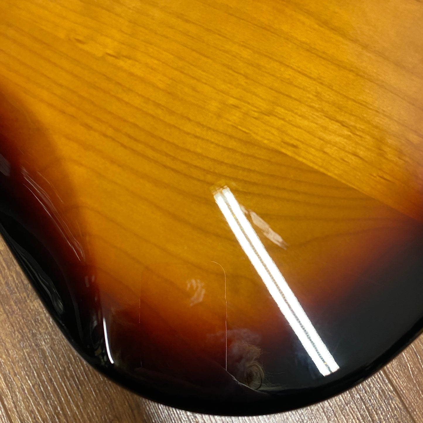 Pre-Owned Fender Kurt Cobain Jaguar - Left-Hand - 3-Colour Sunburst