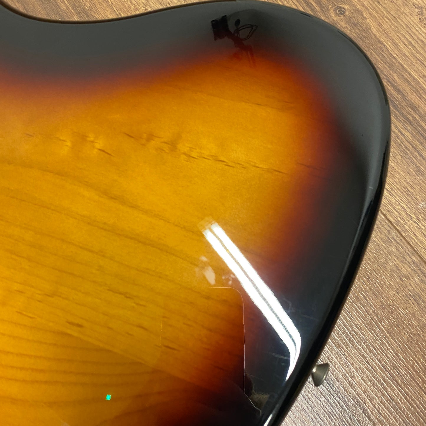 Pre-Owned Fender Kurt Cobain Jaguar - Left-Hand - 3-Colour Sunburst