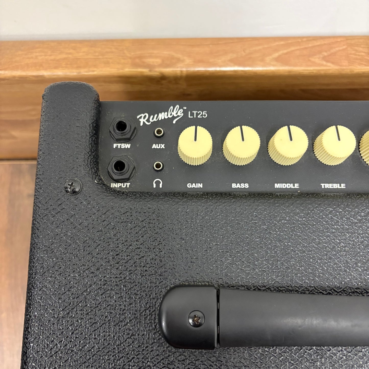 Pre-Owned Fender Rumble LT25 Bass Combo Amp