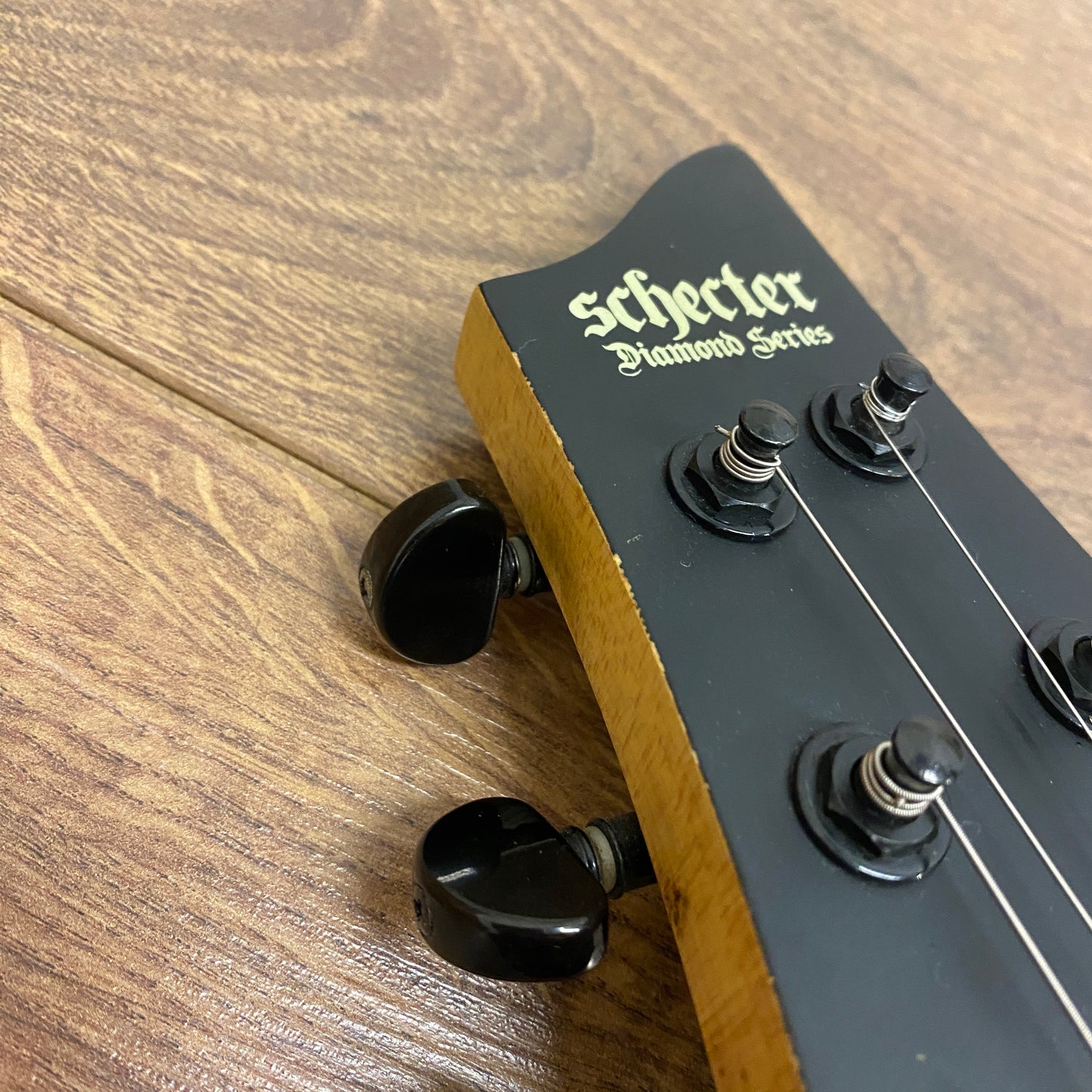 Pre-Owned Schecter Damien 6 Floyd Rose - Satin Black