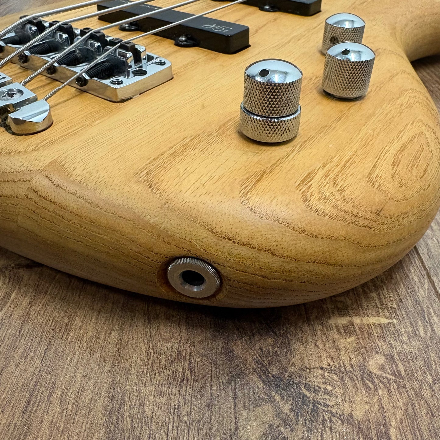 Pre-Owned Warwick Corvette Standard Bass - Swamp Ash Natural - 2008