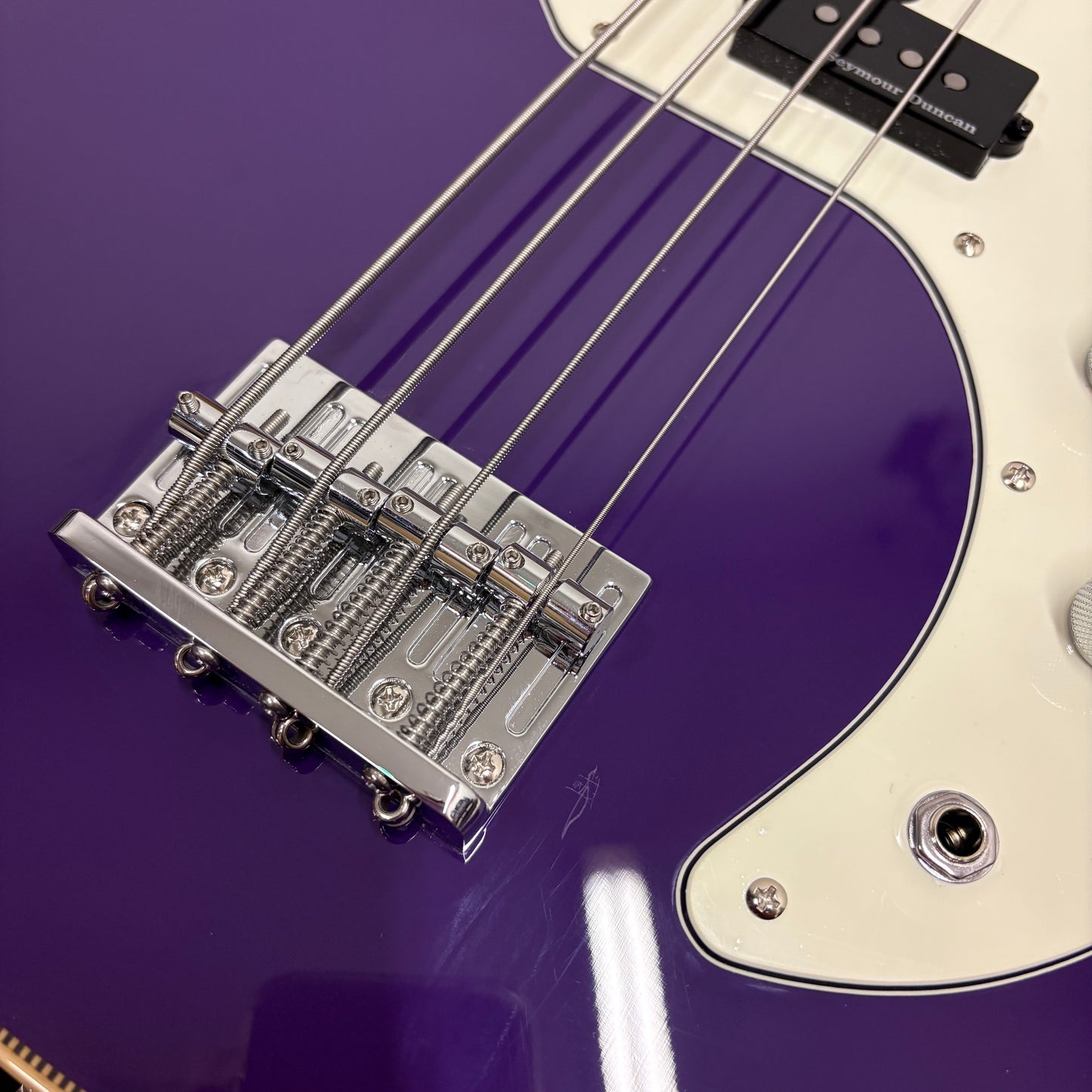 Pre-Owned Orange Glenn Hughes Signature O-Bass Bass Guitar - Purple