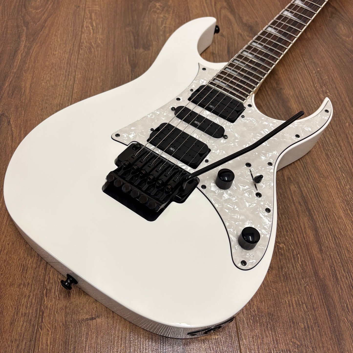 Pre-Owned Ibanez RG350DX - White