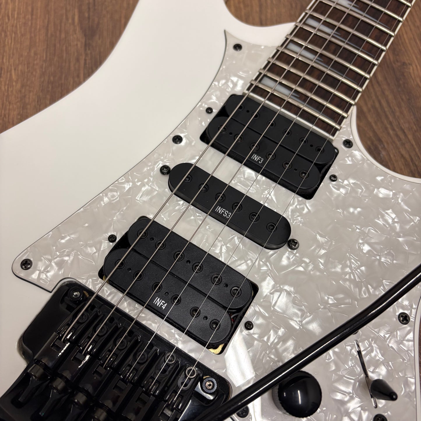 Pre-Owned Ibanez RG350DX - White
