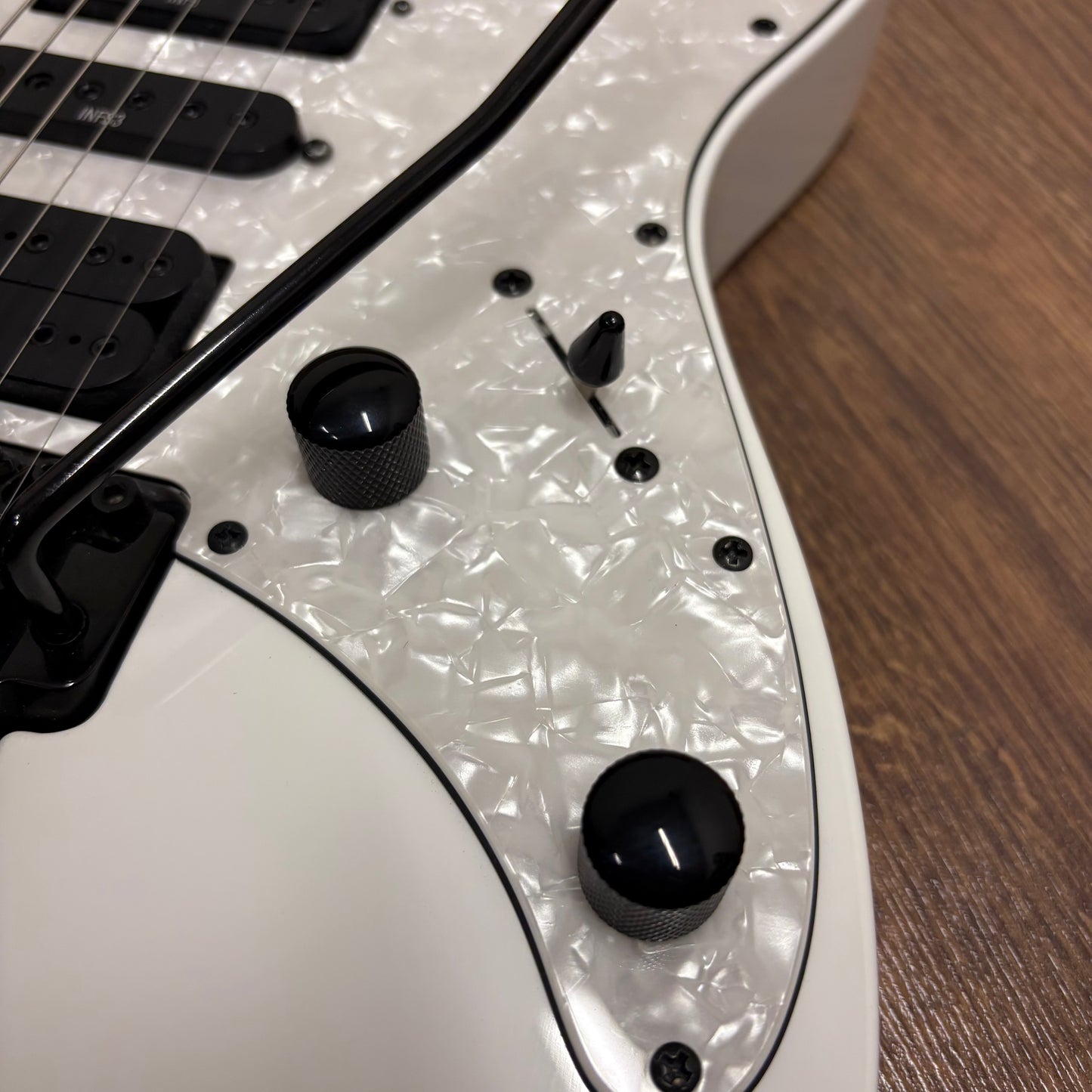Pre-Owned Ibanez RG350DX - White
