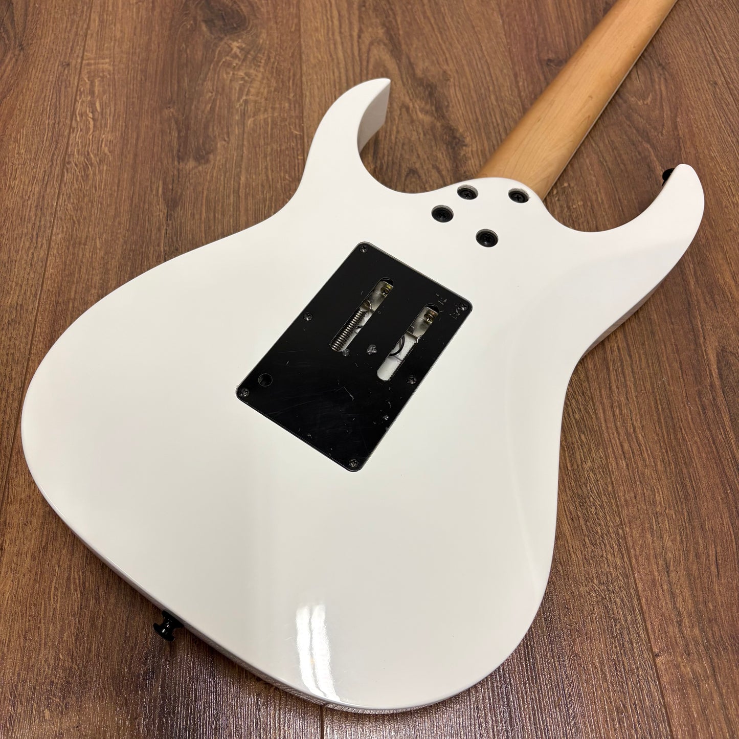 Pre-Owned Ibanez RG350DX - White