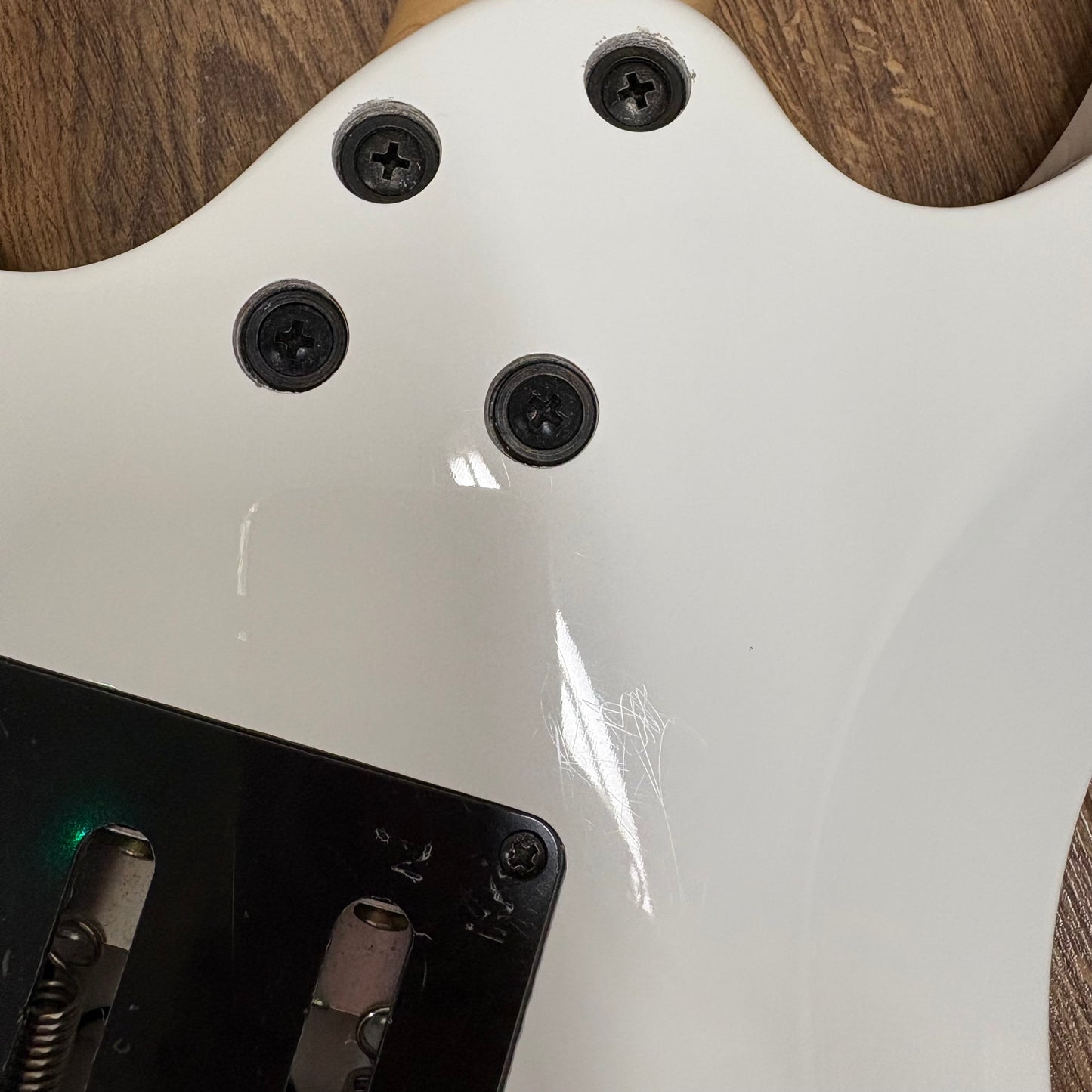 Pre-Owned Ibanez RG350DX - White