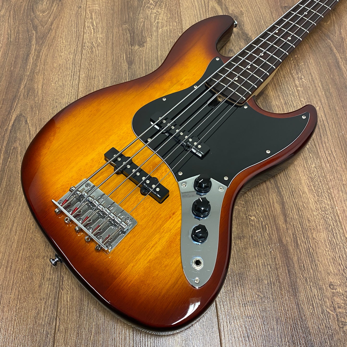 Pre-Owned Sire Marcus Miller V3P Passive 5-String - Tobacco Sunburst