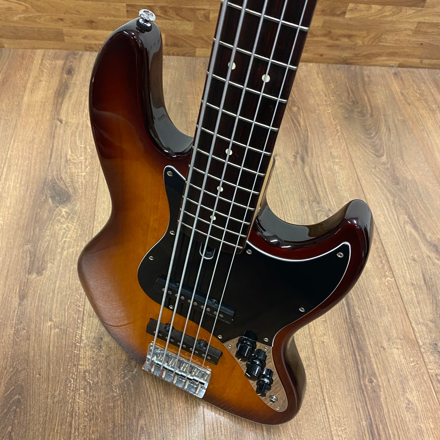 Pre-Owned Sire Marcus Miller V3P Passive 5-String - Tobacco Sunburst